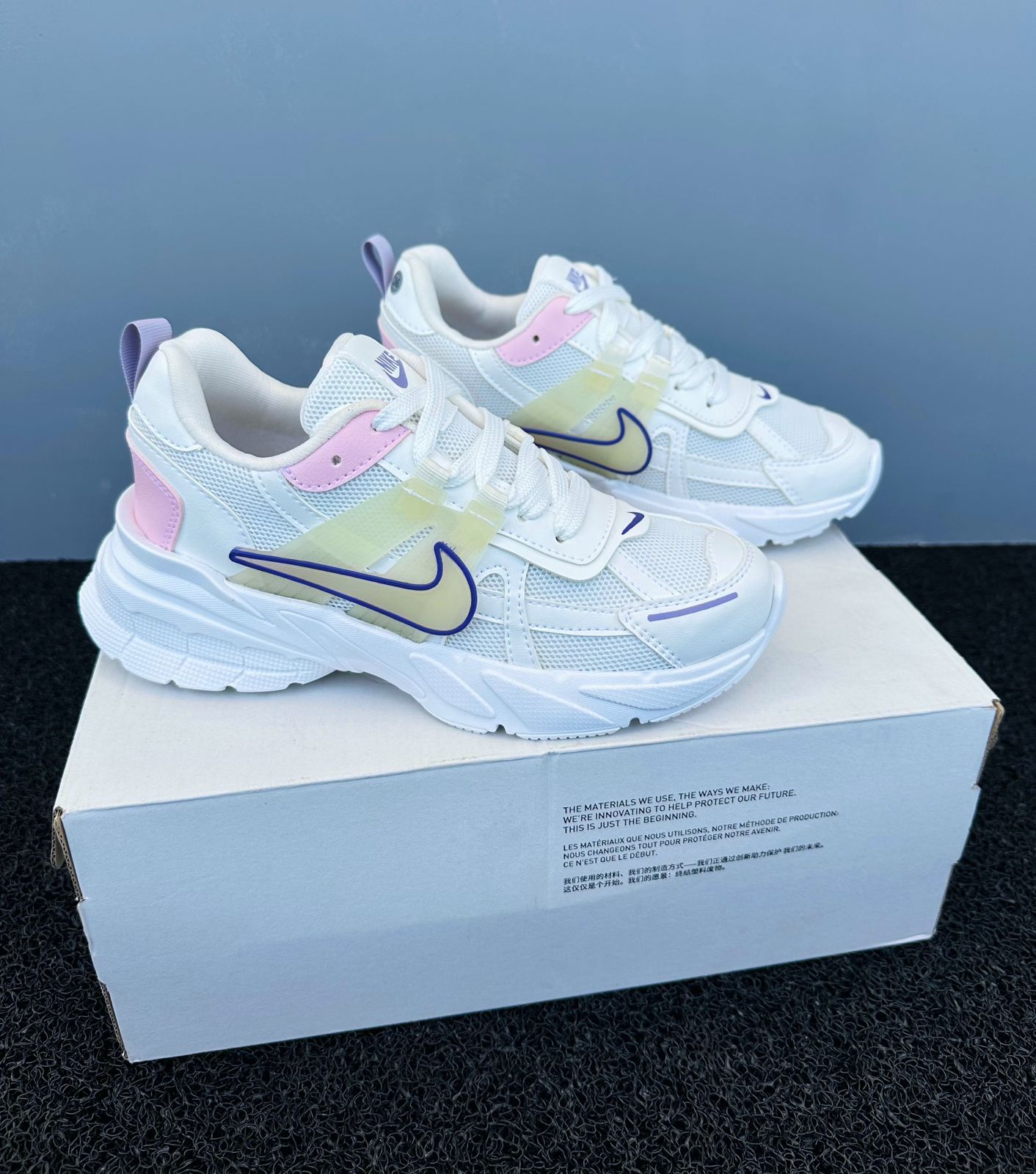 DEPORTIVPO NIKE ARAÑA